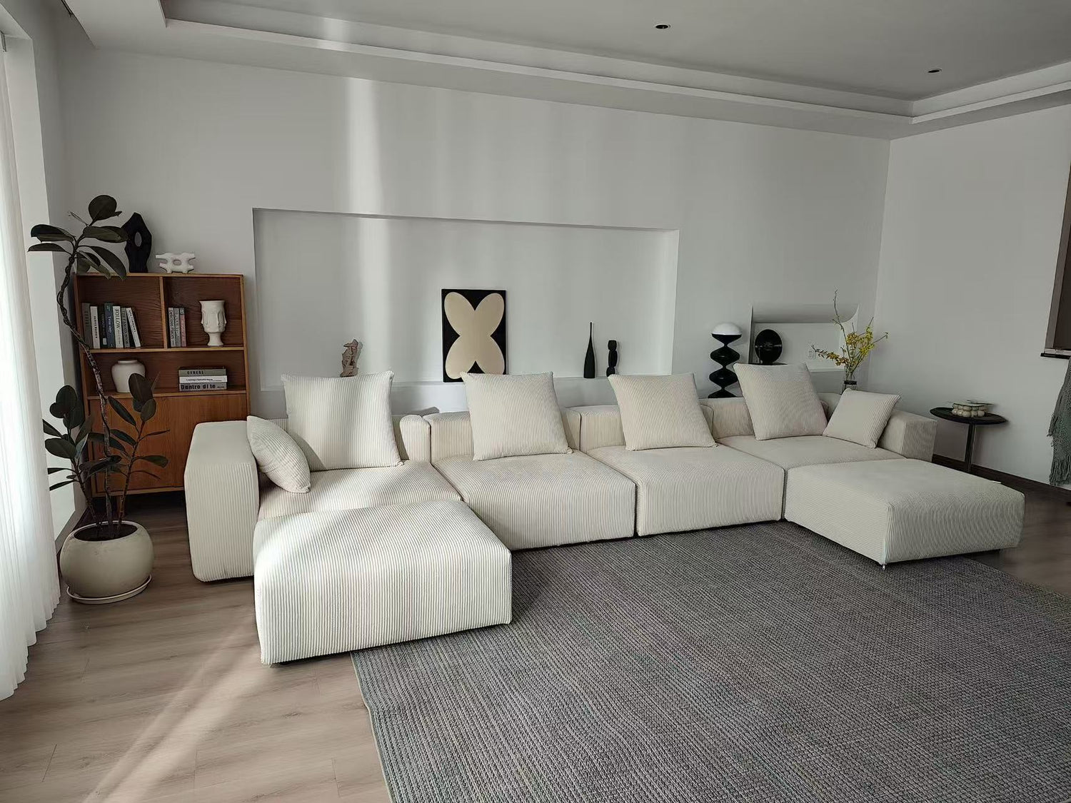 How to Create a Modern Yet Elegant Living Space