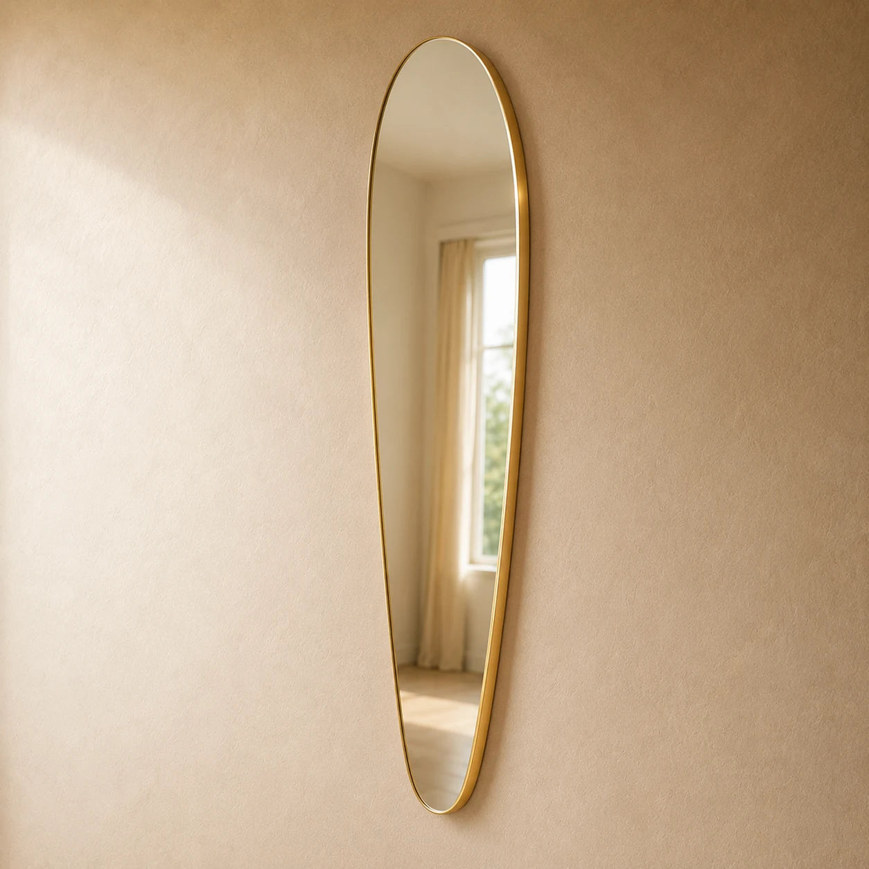 Solene Mirror | Gold Mirror Interior Moderna