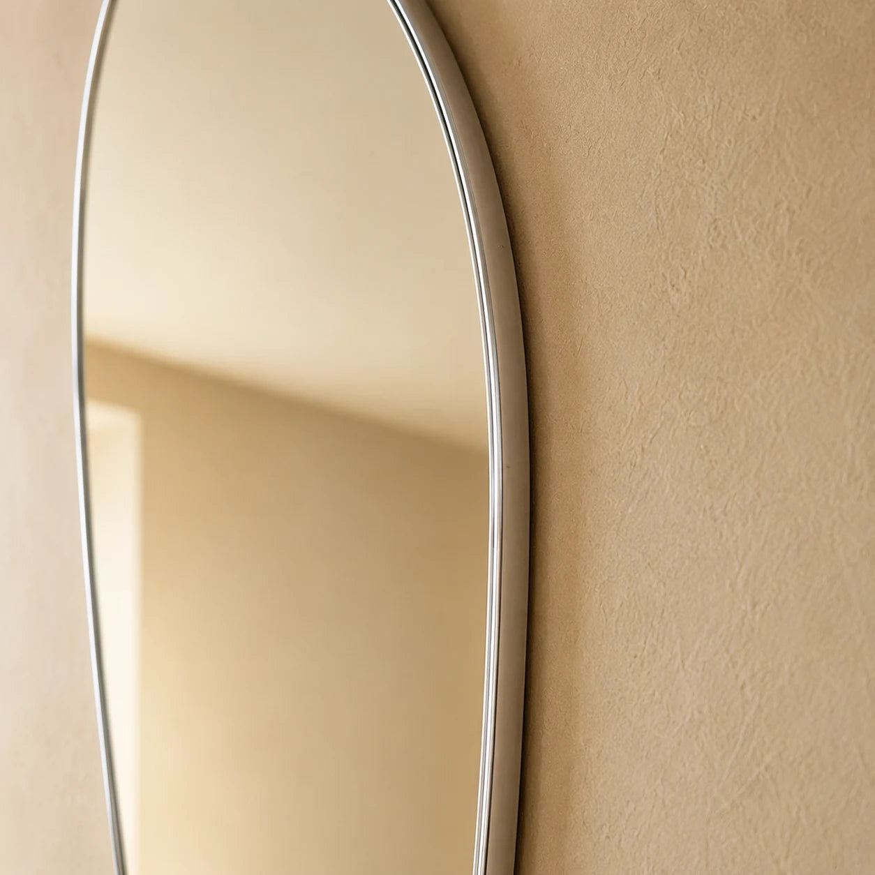 Solene Mirror Silver — chrome frame close-up