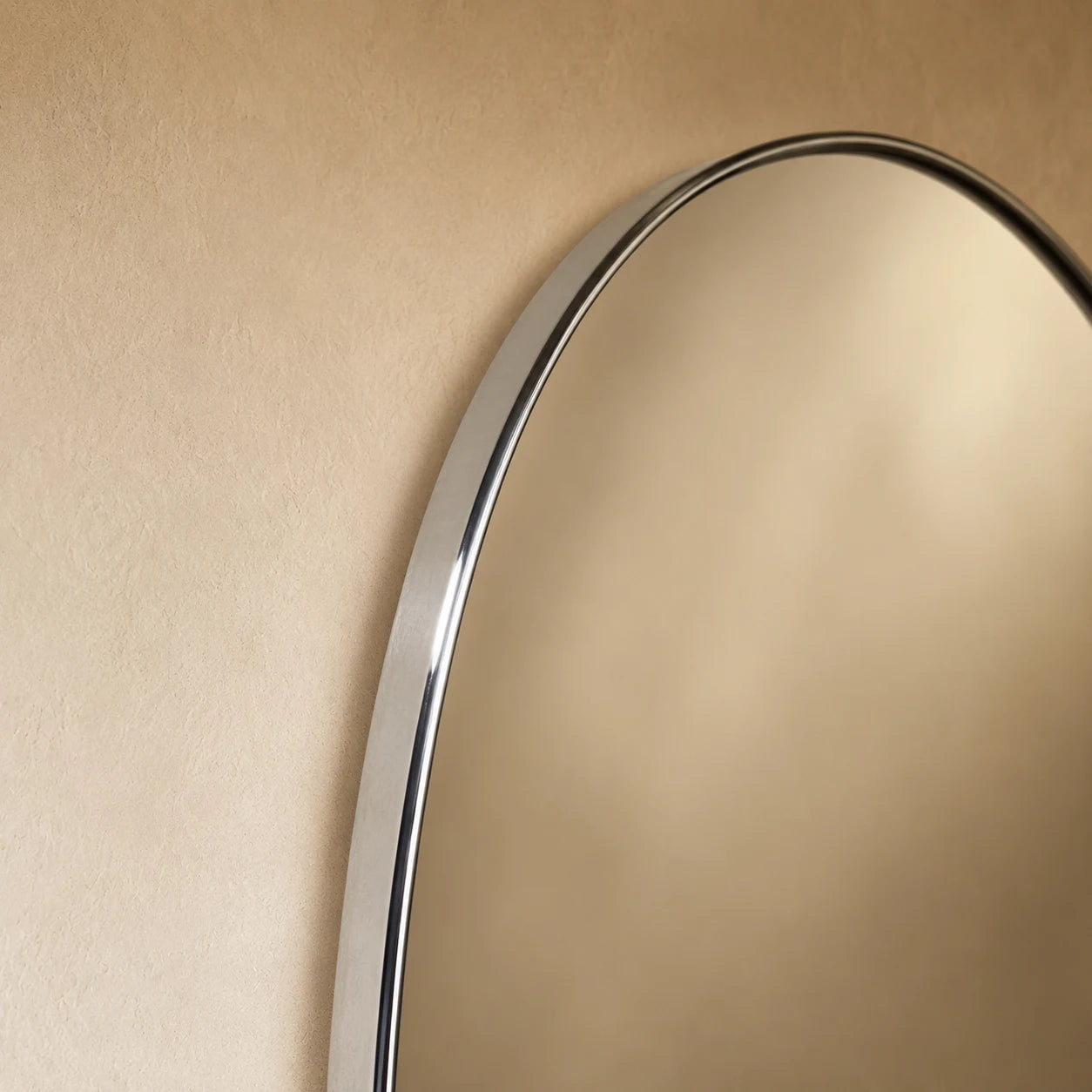 Solene Mirror Silver — chrome frame detail