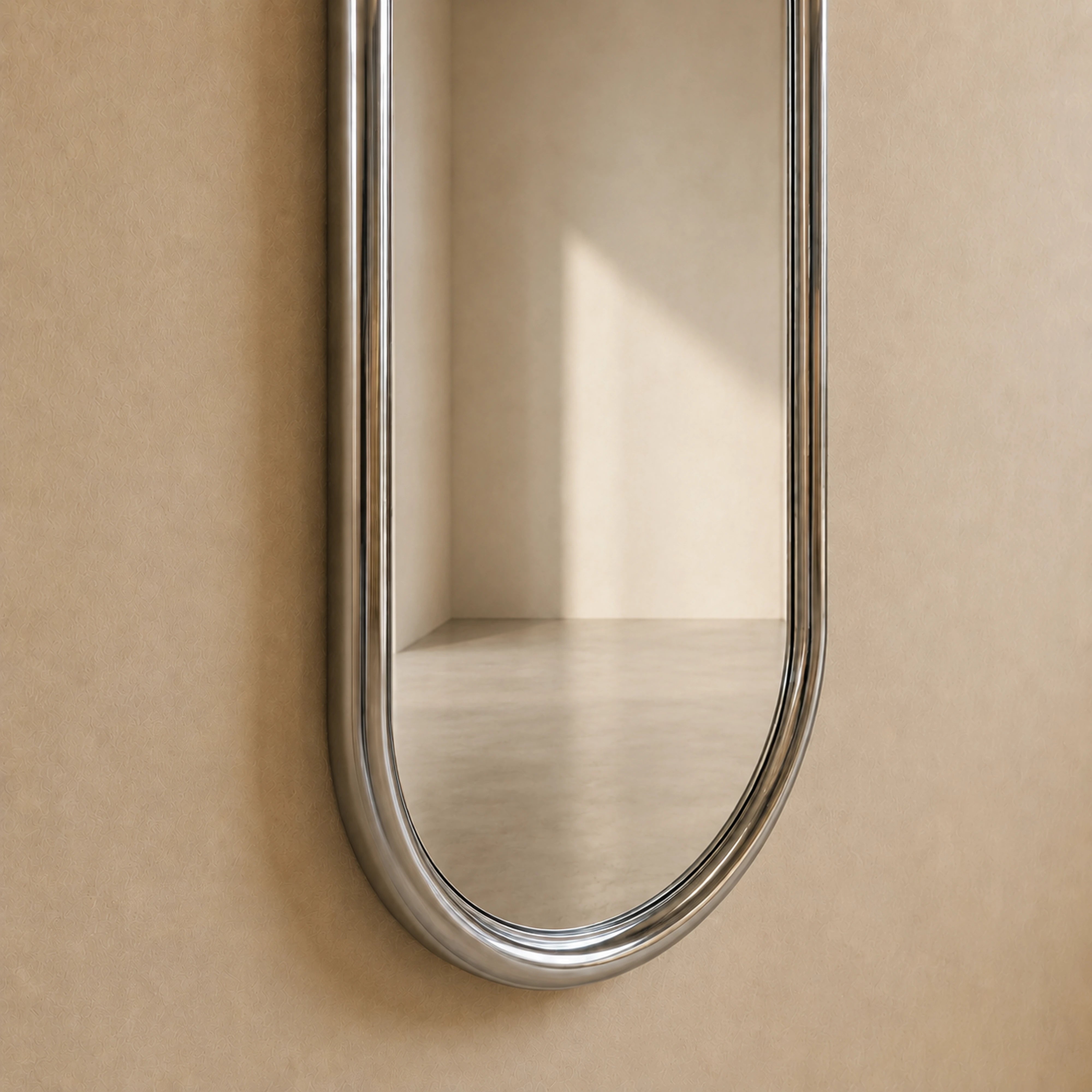 Chrome Pill Mirror Mirror Interior Moderna