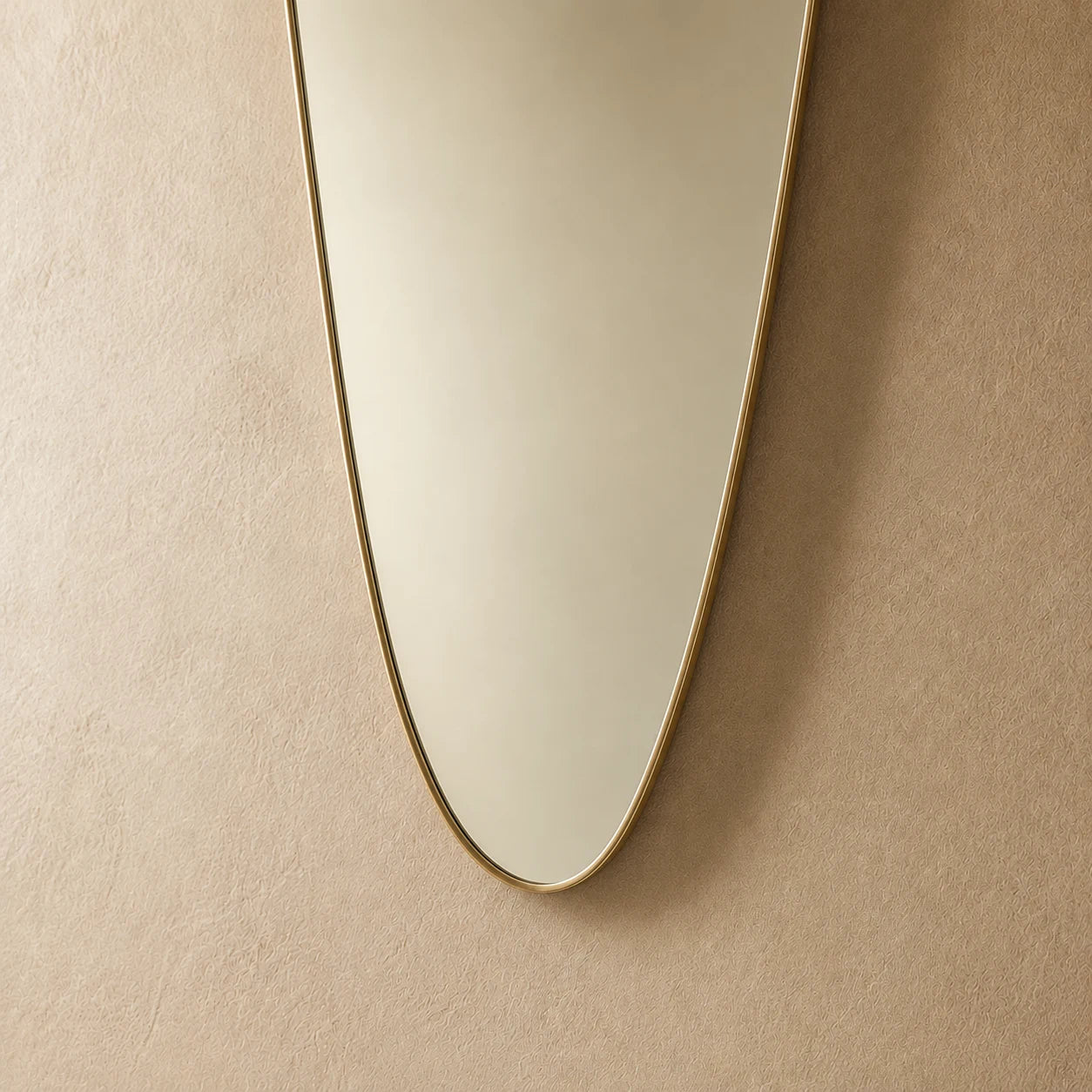 Solene Mirror | Gold Mirror Interior Moderna