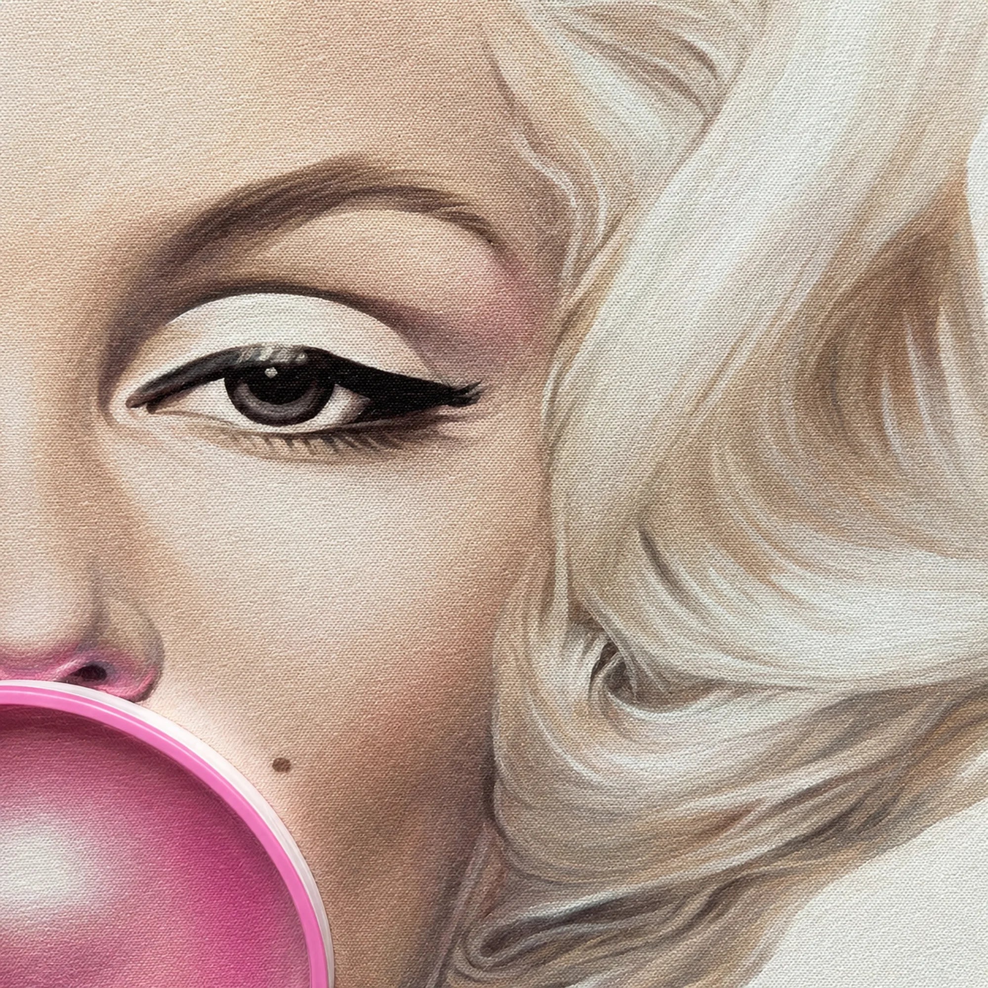 Marilyn Monroe Bubble Gum LED Wall Art – Pink LED Canvas with Bubble Accent Wall Art Interior Moderna