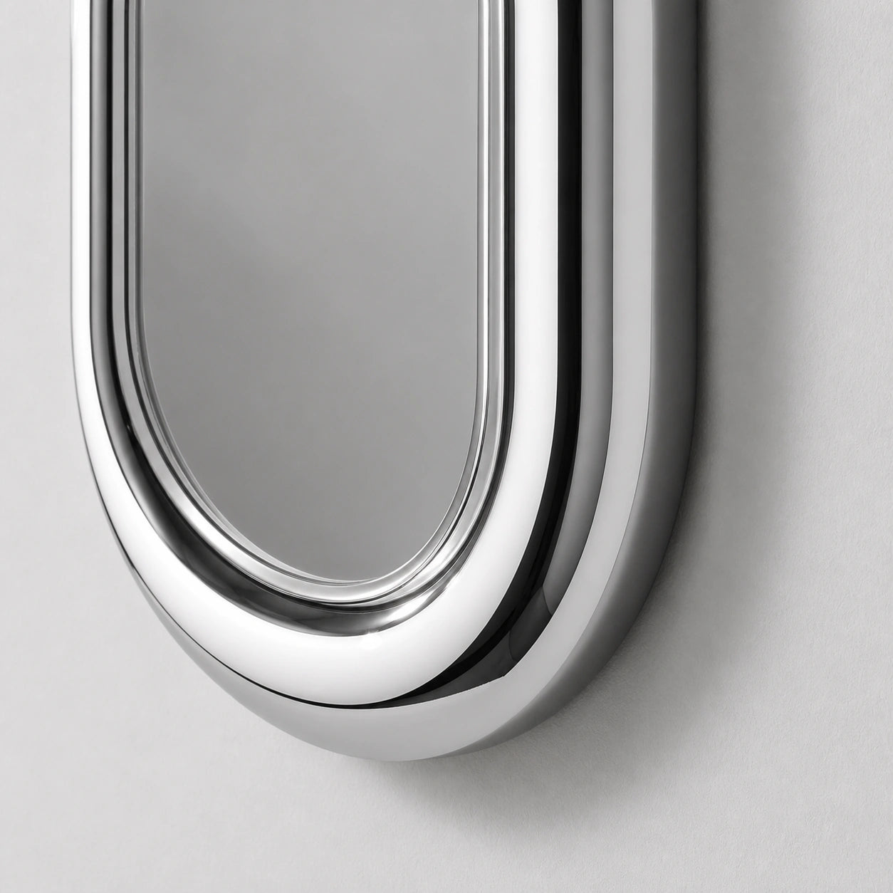 Aperture Mirror | Chrome Oval Mirror Interior Moderna