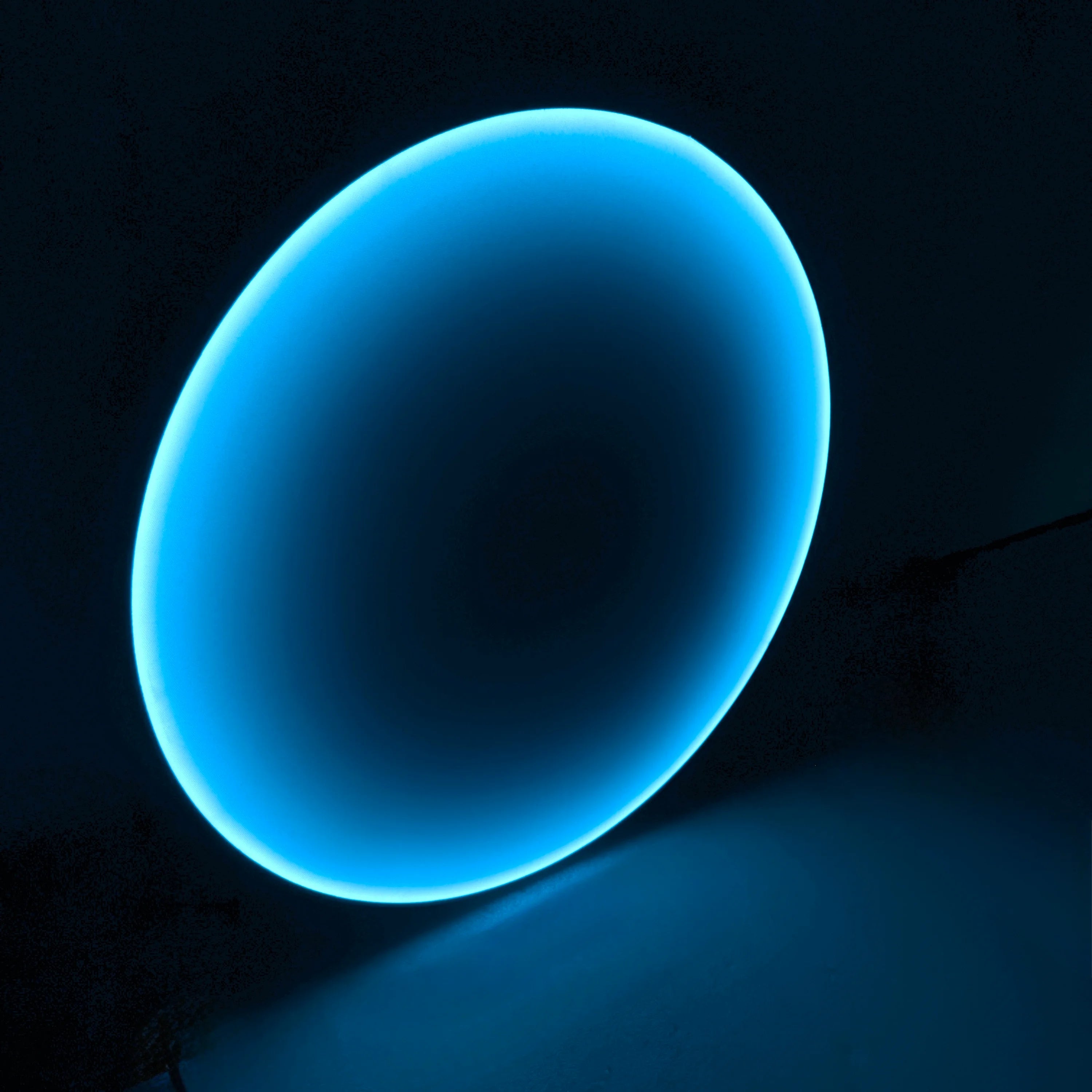 Silent Burn: Blue Eclipse Wall Art Interior Moderna