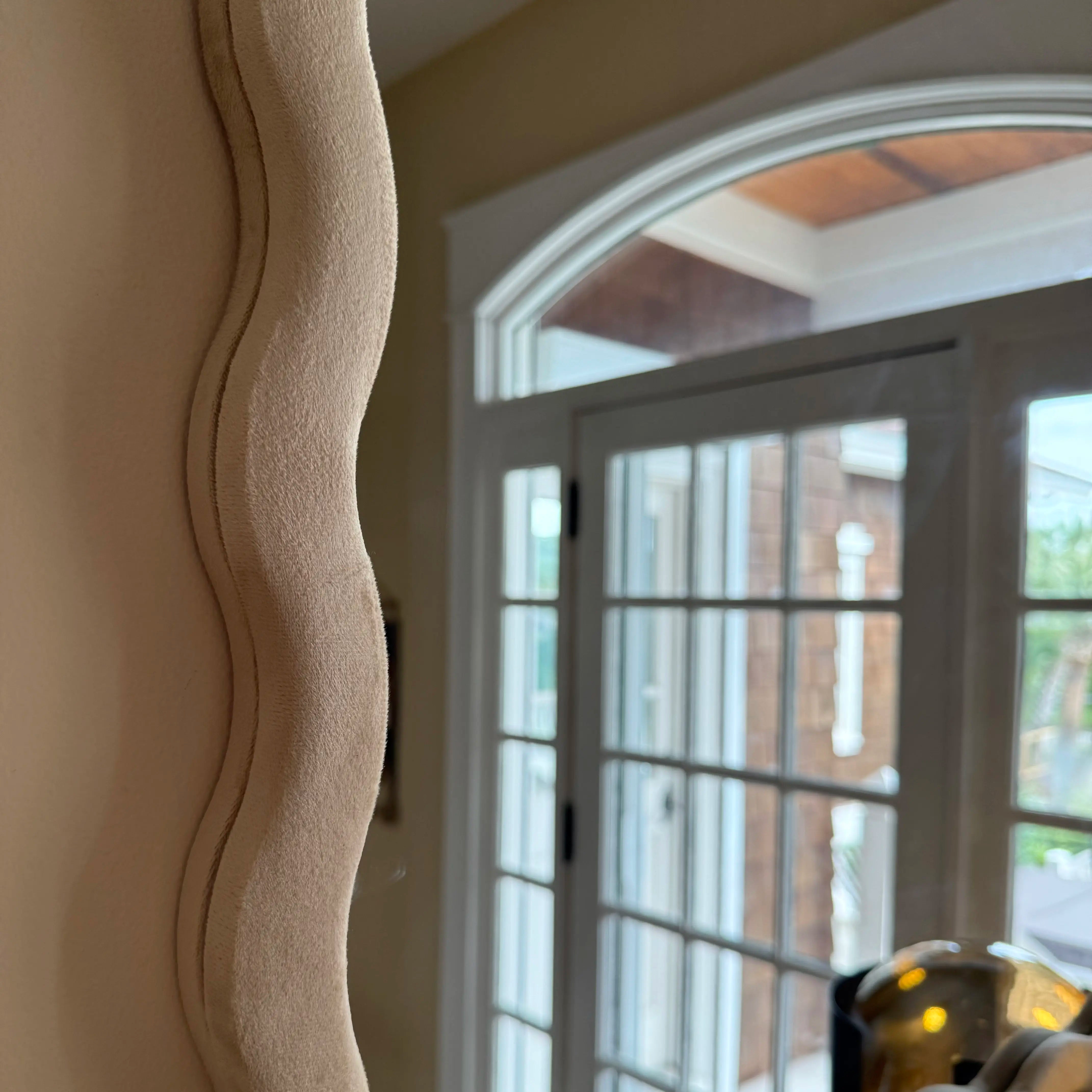 Velvet Wave Mirror Mirror Interior Moderna