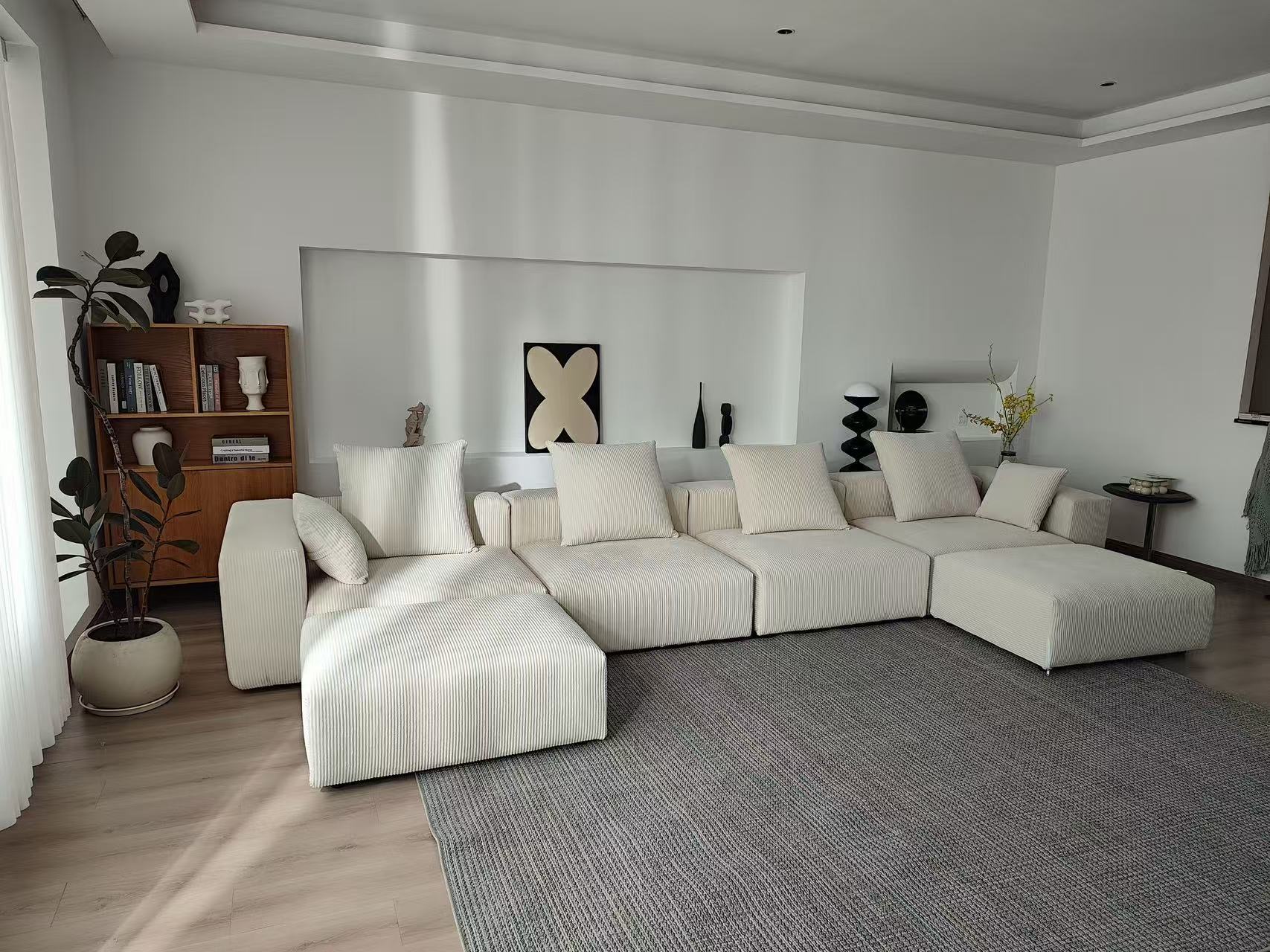 How to Create a Modern Yet Elegant Living Space