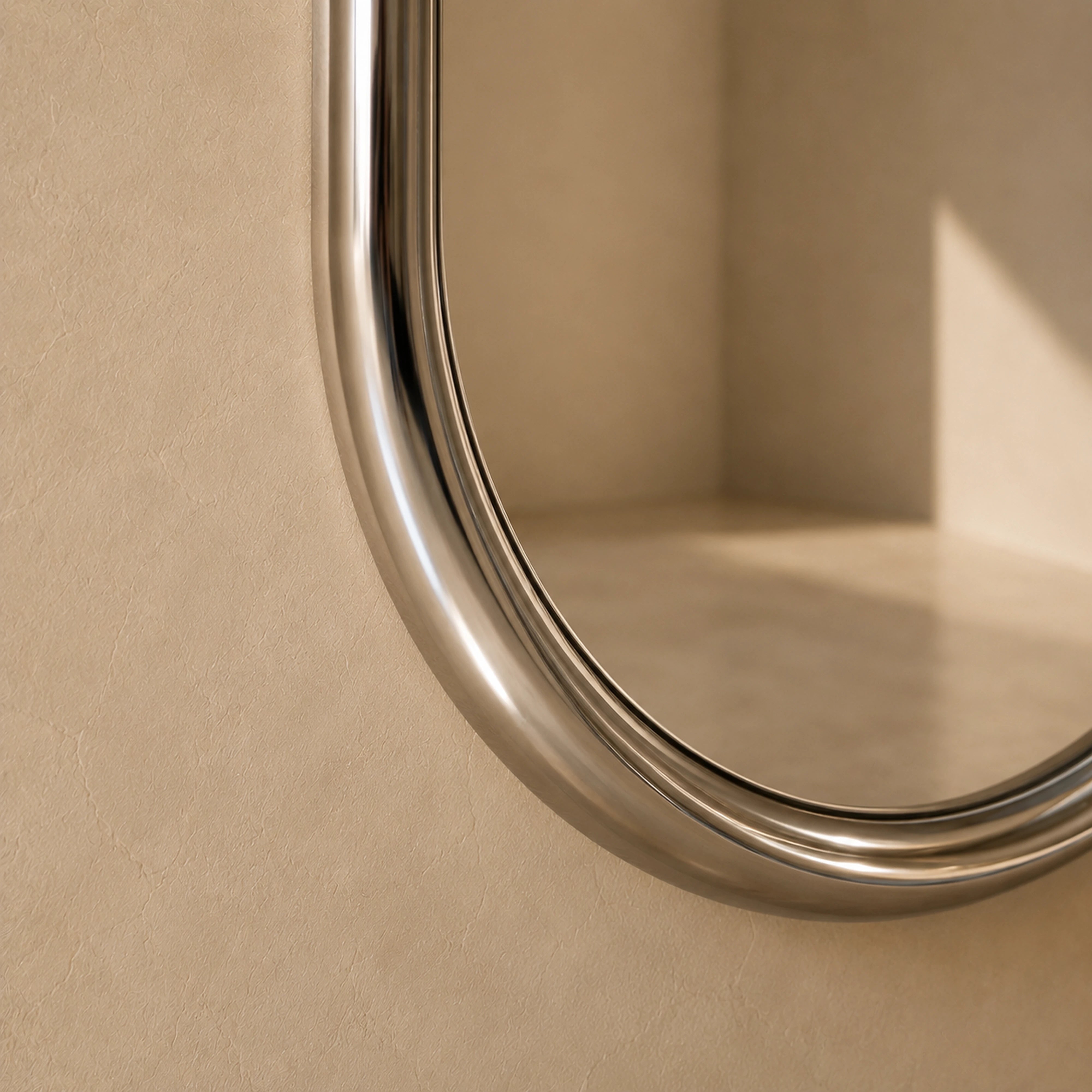 Chrome Pill Mirror Mirror Interior Moderna