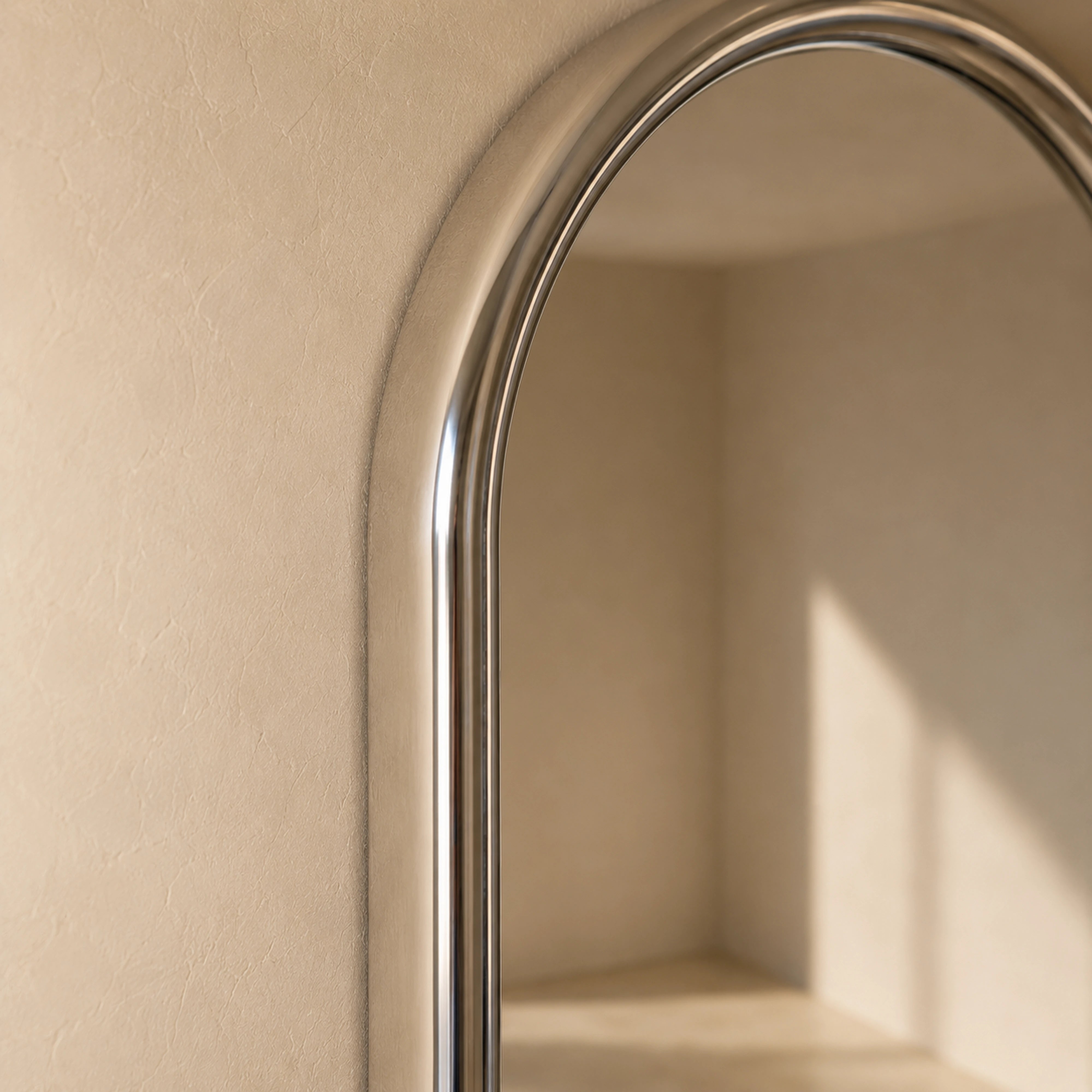 Chrome Pill Mirror Mirror Interior Moderna