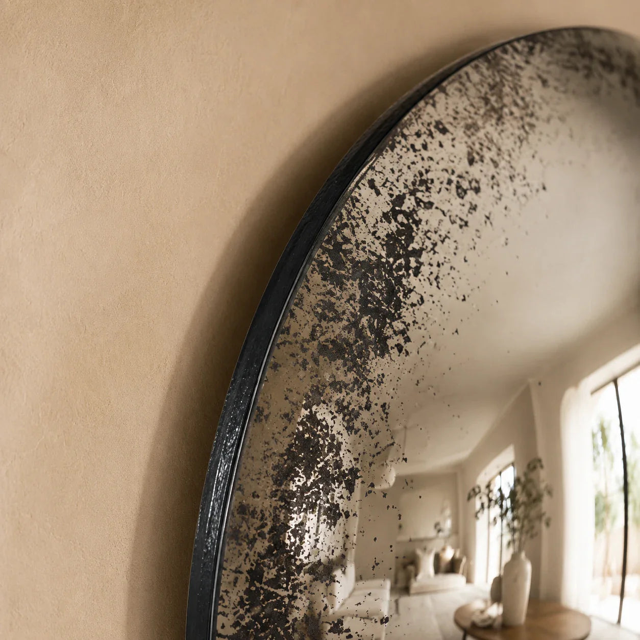 Convex Glow Mirror | Antiqued Mercury Halo Mirror Interior Moderna