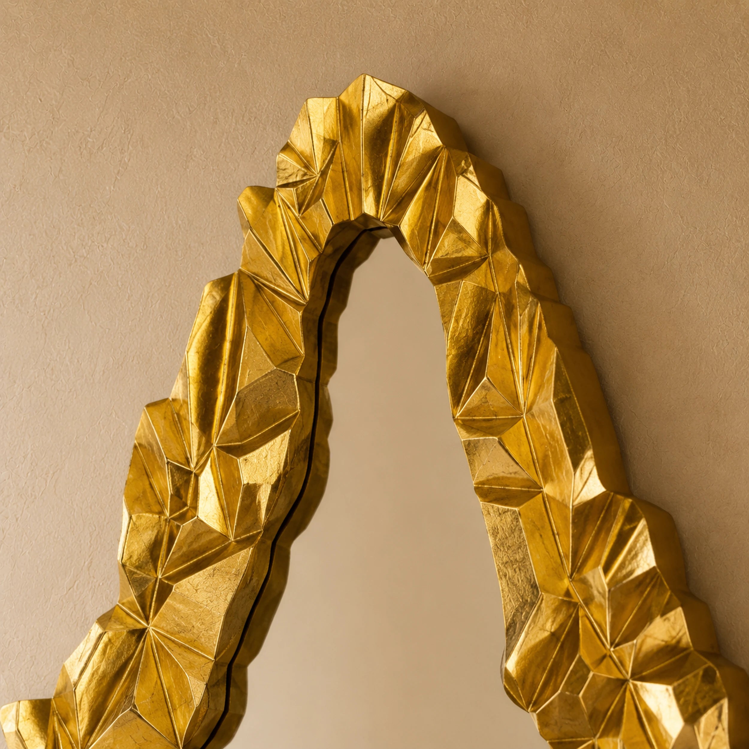 Aurelian Gold Leaf Mirror Mirror Interior Moderna