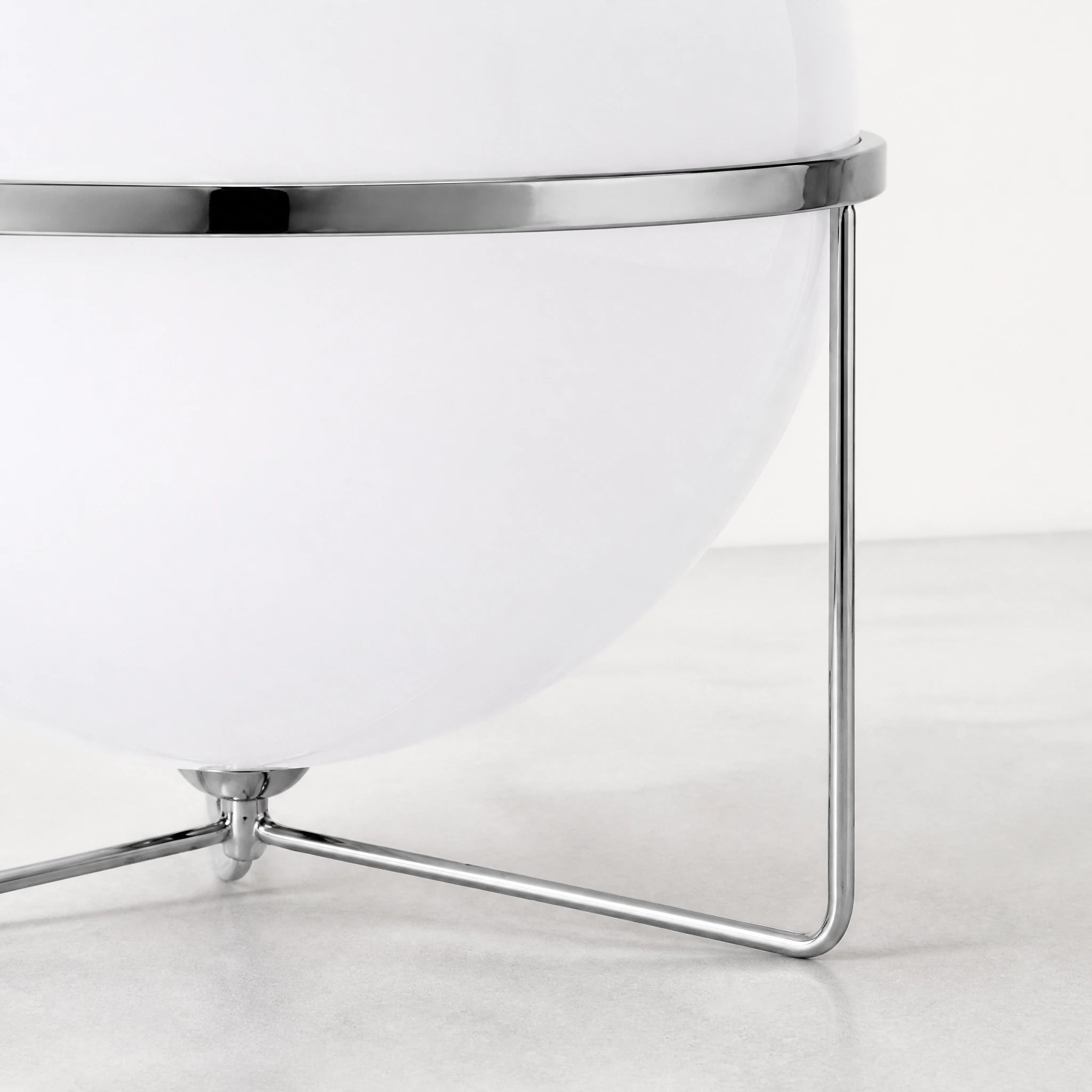 Solus Single Sphere Table Lamp Lamp Interior Moderna