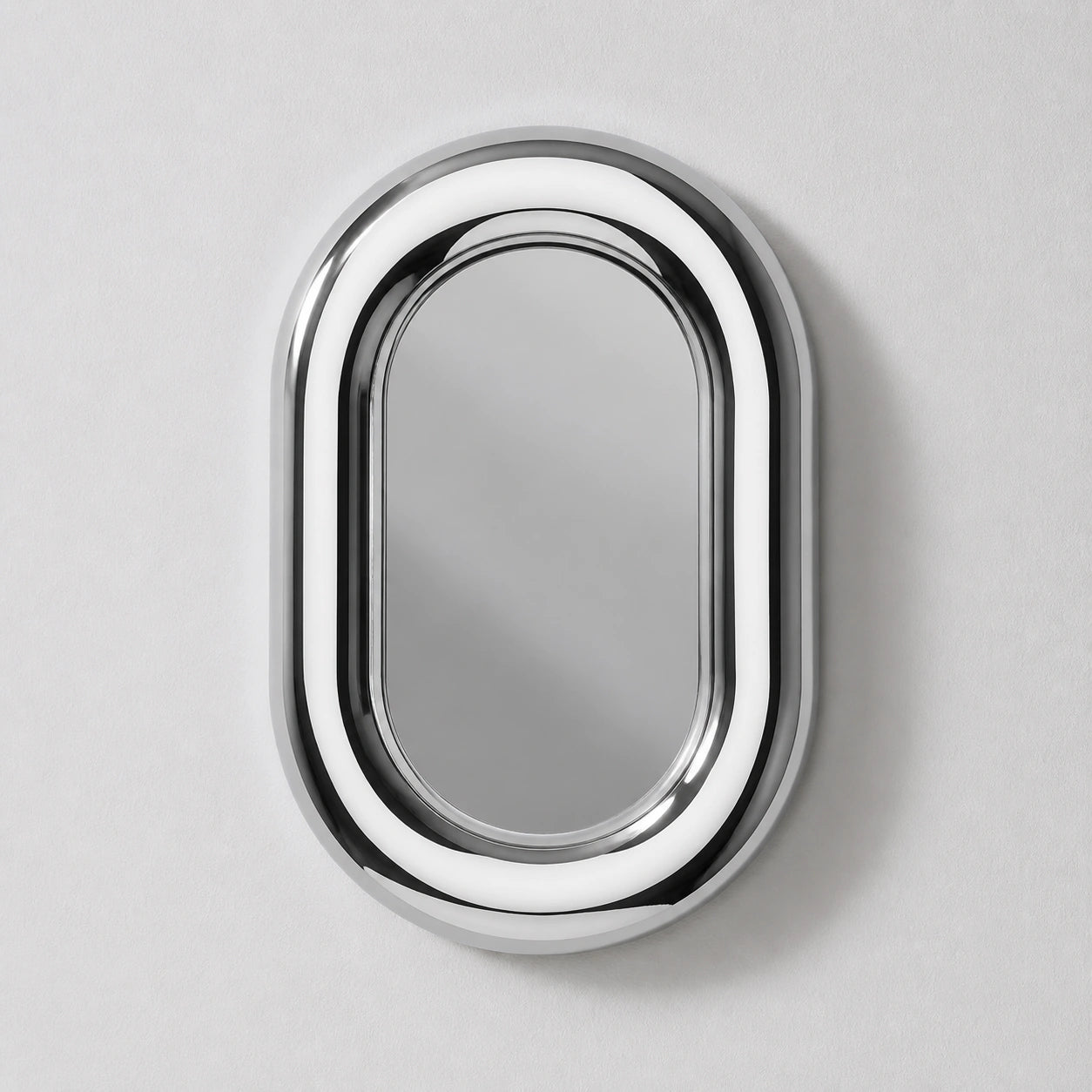 Aperture Mirror | Chrome Oval Mirror Interior Moderna