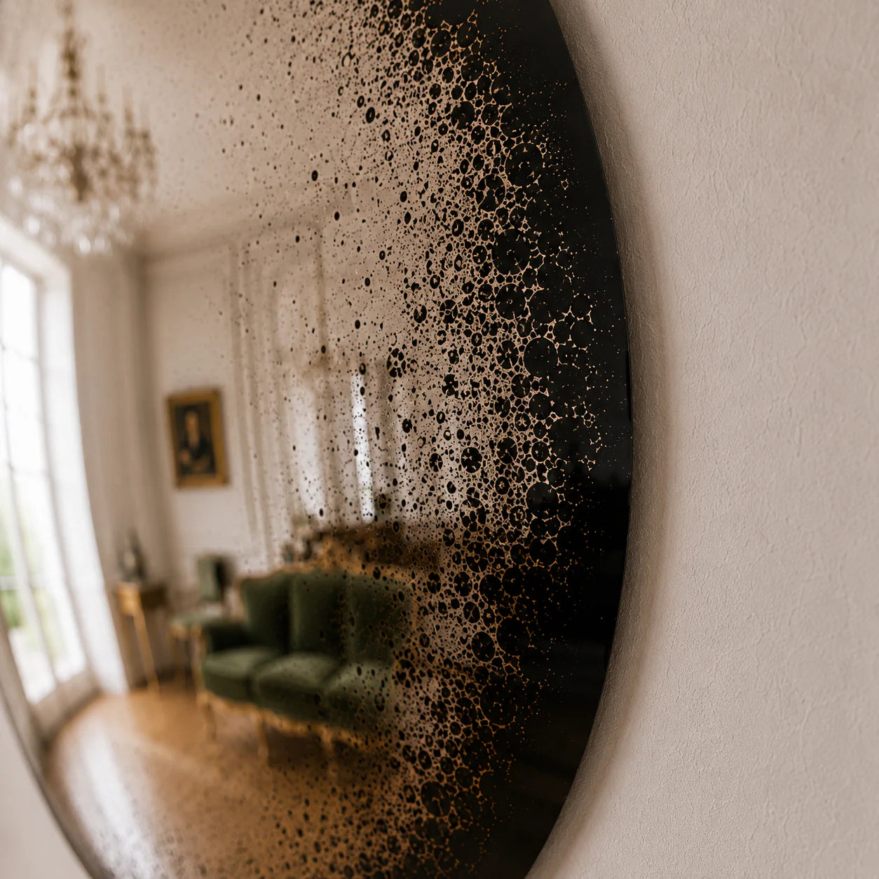 Convex Glow Mirror | Antiqued Mercury Halo Mirror Interior Moderna