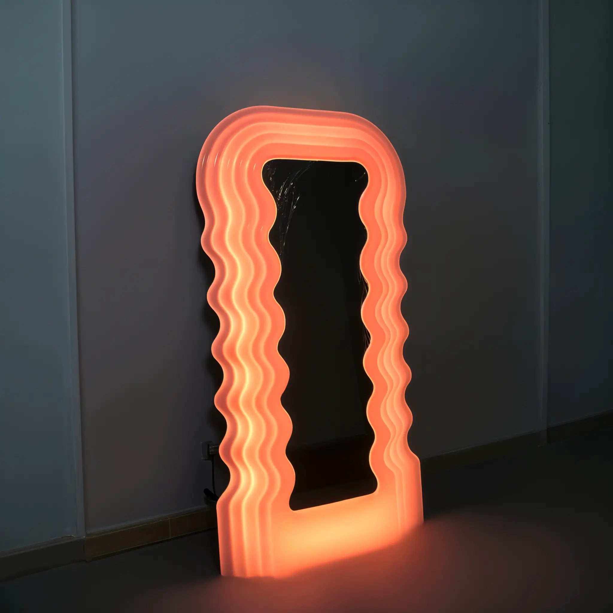 Ettore Sottsass Mirror Mirror Interior Moderna