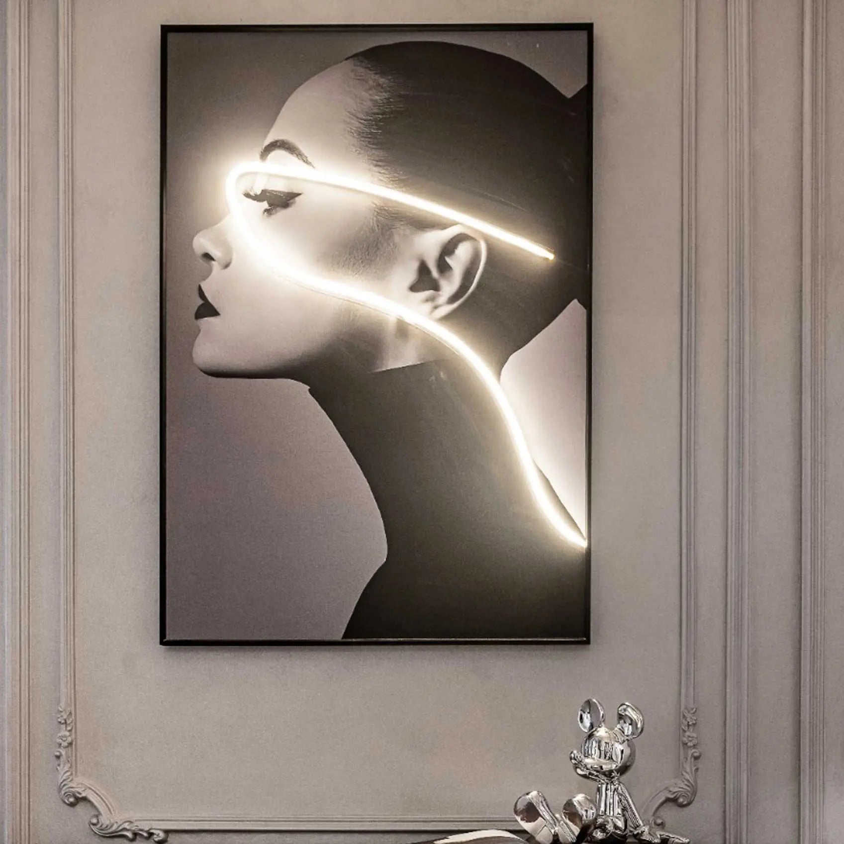 Glowing Beauty Wall Art Interior Moderna