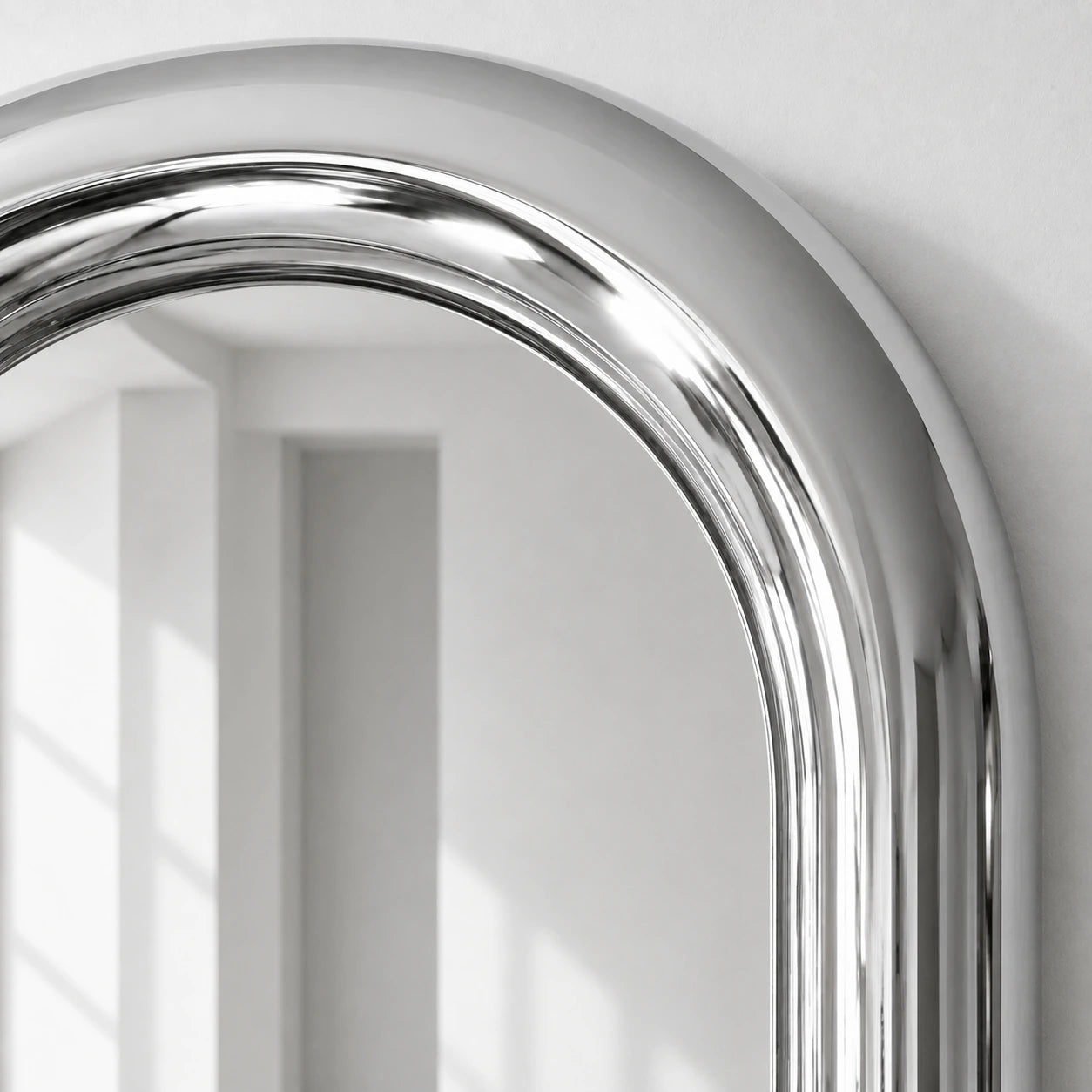 Chrome Capsule Mirror Mirror Interior Moderna