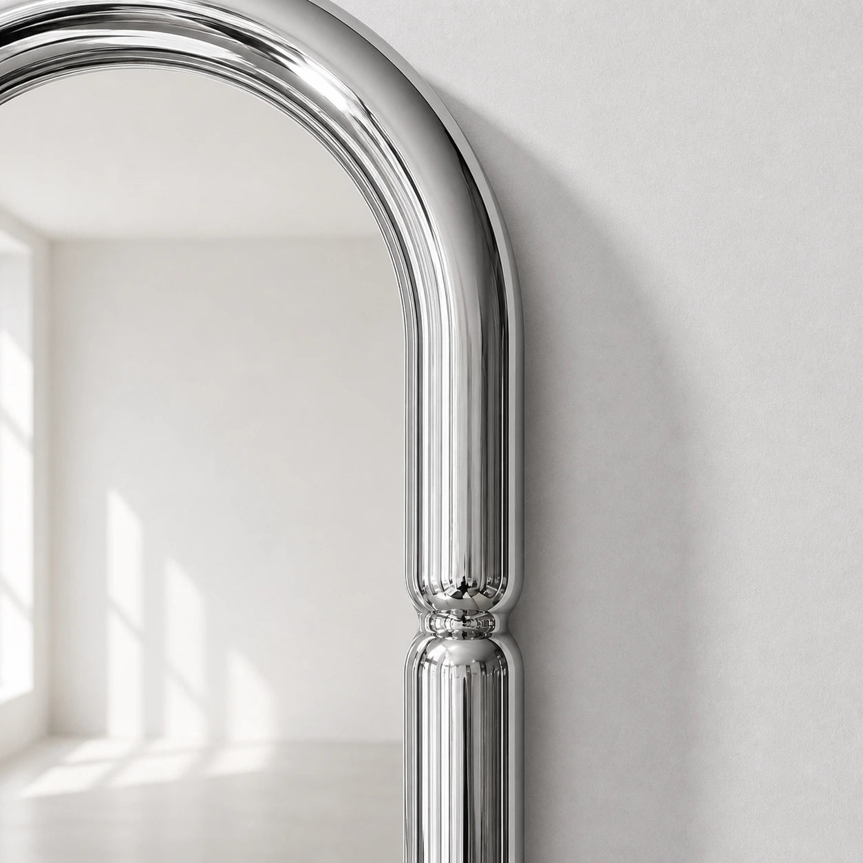 Chrome Capsule Mirror Mirror Interior Moderna