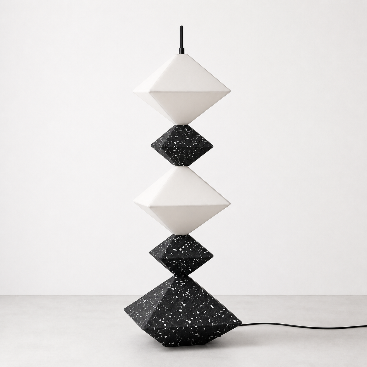 Ishi Floor Lamp | Black | Daytime Hero