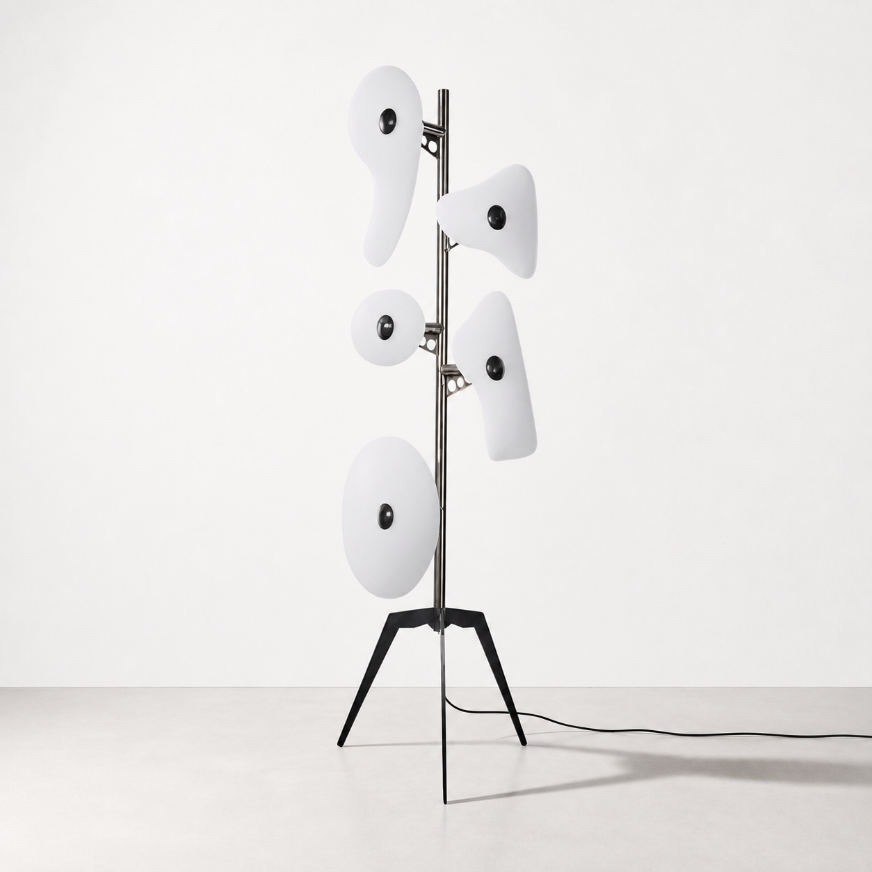 Orbital Floor Lamp | White | Daytime Hero