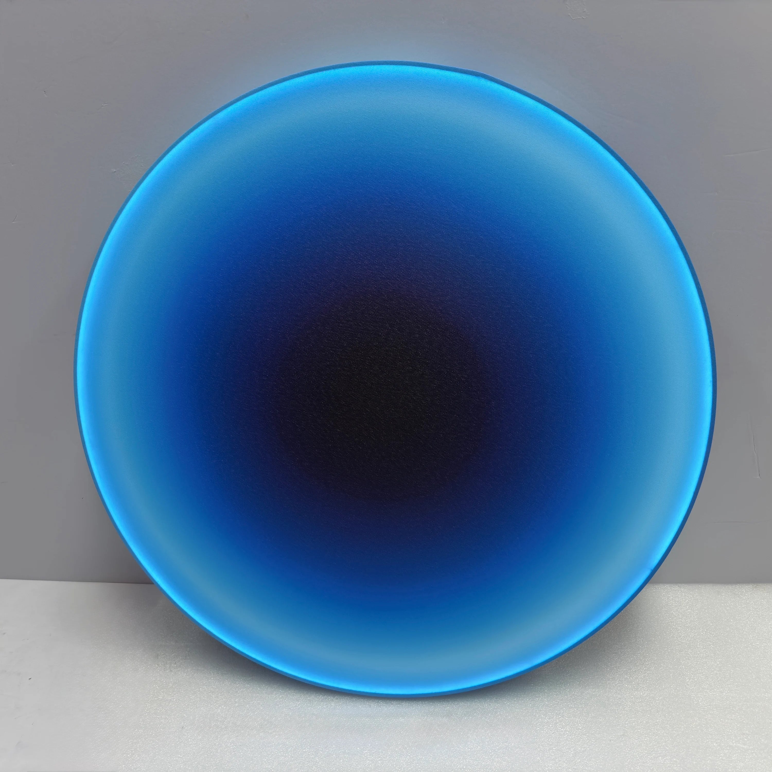 Silent Burn: Blue Eclipse Wall Art Interior Moderna
